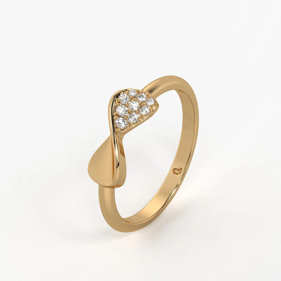 Avelyn Twist Glow Ring