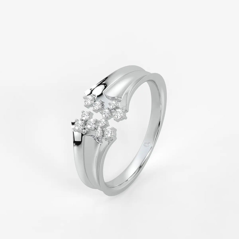 Elvara Bloom Cross Spark Ring