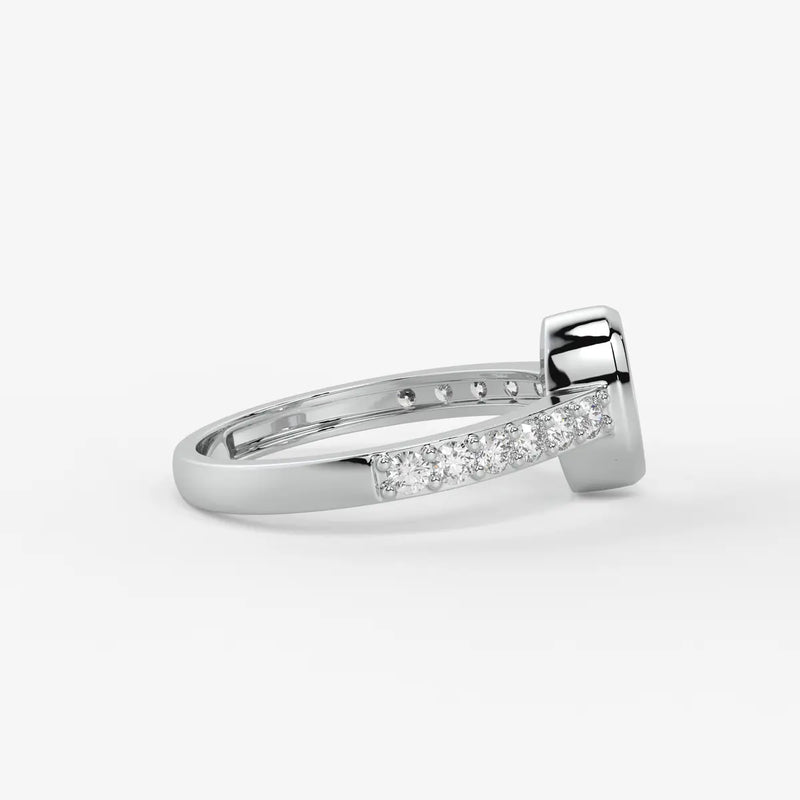 Elowen Oval Halo Diamond Ring